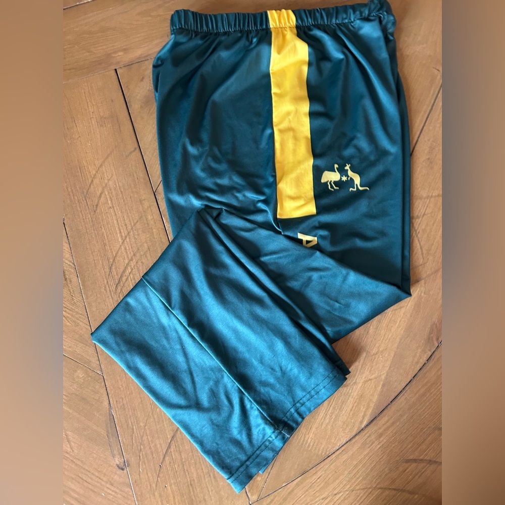 Costume - Raygun Australian breakdancer - size adult small. - Picture 4 of 6